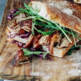 pulled pork met red coleslaw