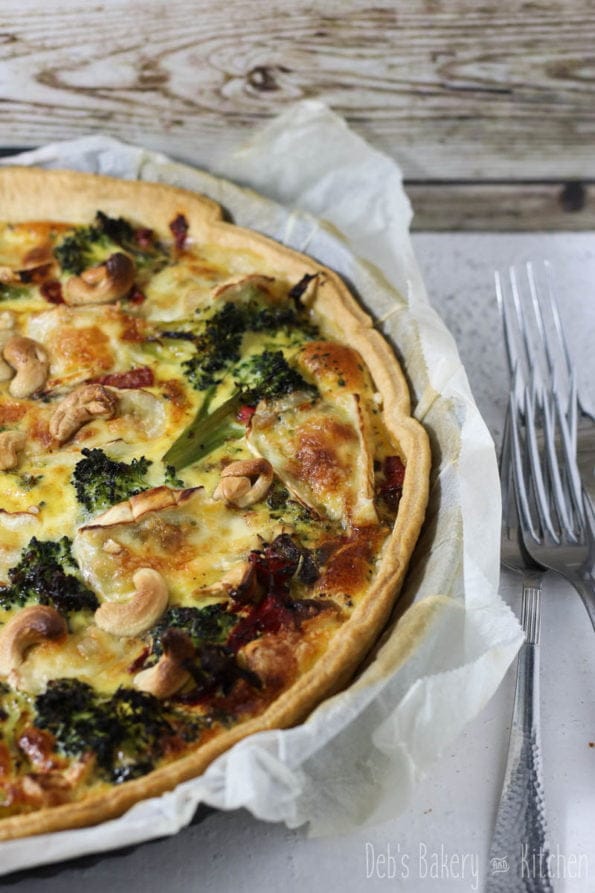 quiche met broccoli, paprika en cashewnoten
