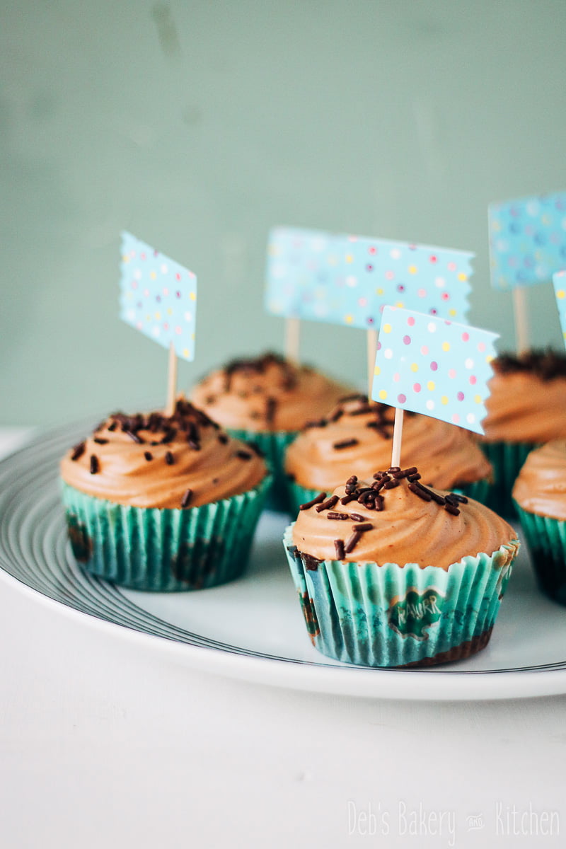 Bak basics: chocolade cupcakes met chocolade frosting