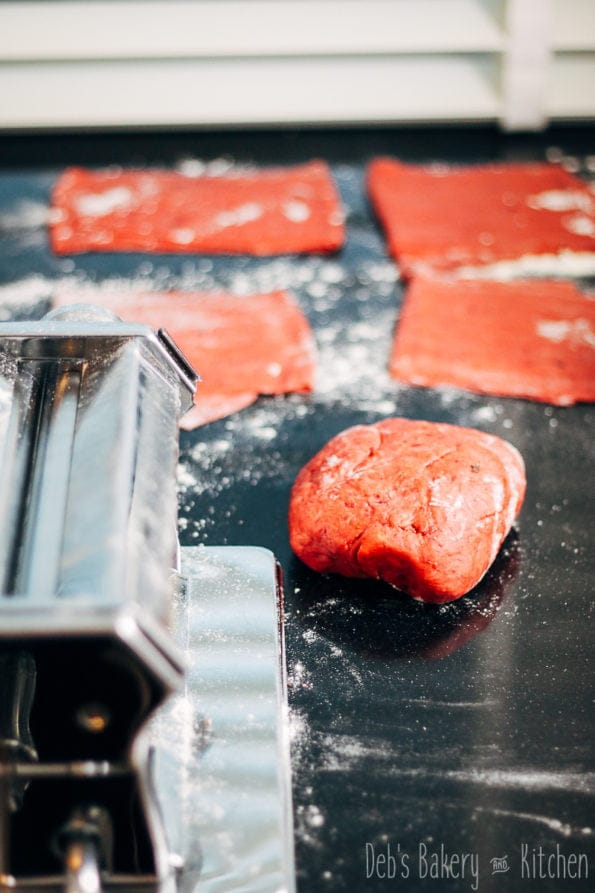 Bieten ravioli met doperwtensaus Bieten ravioli met doperwtensaus