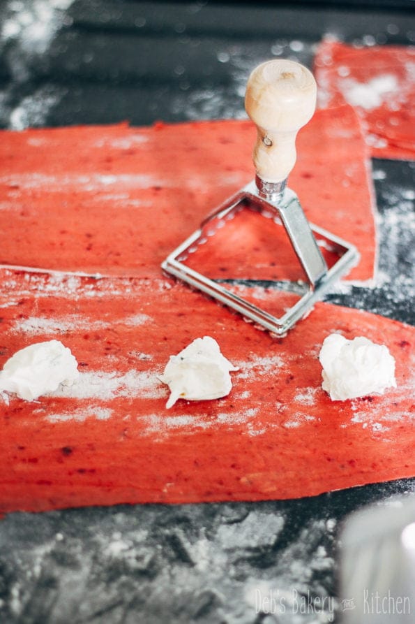 Bieten ravioli met doperwtensaus Bieten ravioli met doperwtensaus