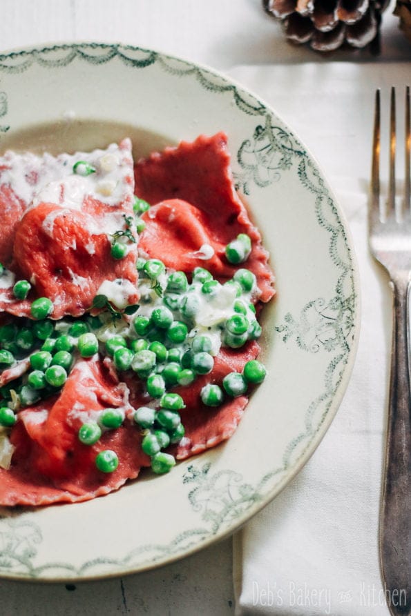 Bietenravioli met doperwtensaus Bietenravioli met doperwtensaus