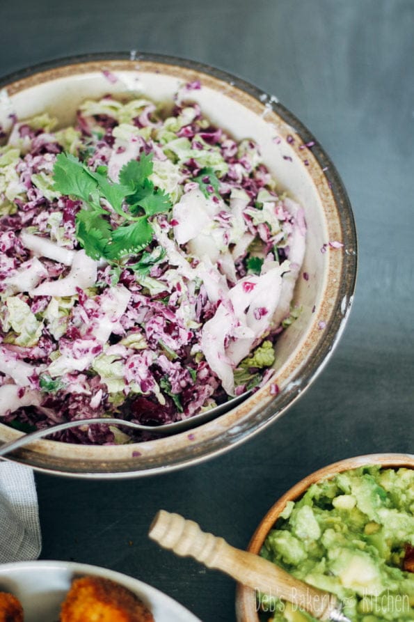 crispy kipgehaktballetjes met coleslaw