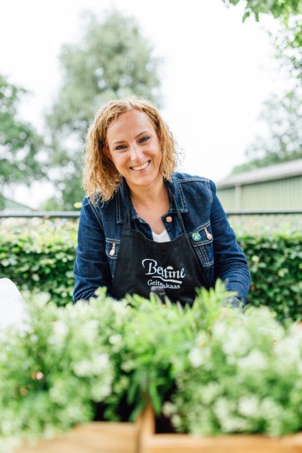 broccolisalade met amandelen en geitenkaas