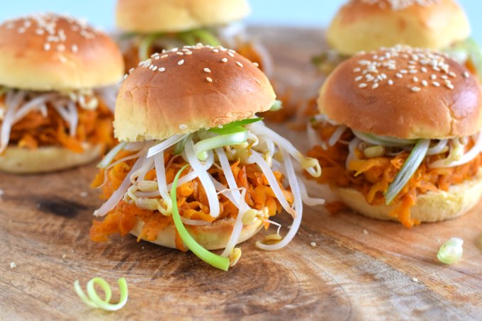 Pulled-carrot-met-hoisin-en-tauge-Anniepannie