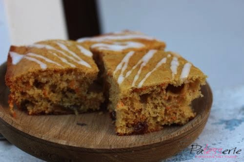 carrotcake met appelmoes en amandel van patesserie