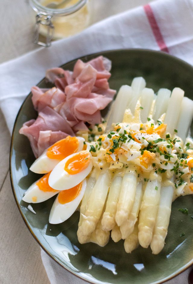 asperges met snelle hollandaisesaus