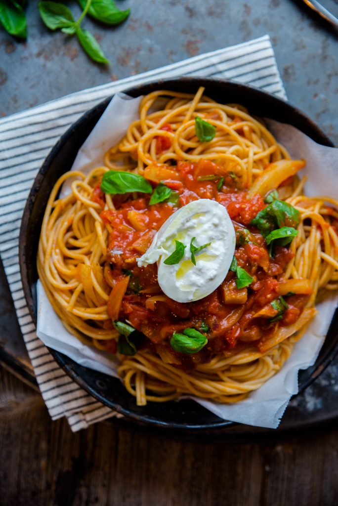 spaghetti-rode-saus-venkel