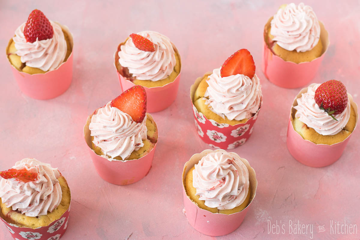 Aardbeien cupcakes met meringue frosting