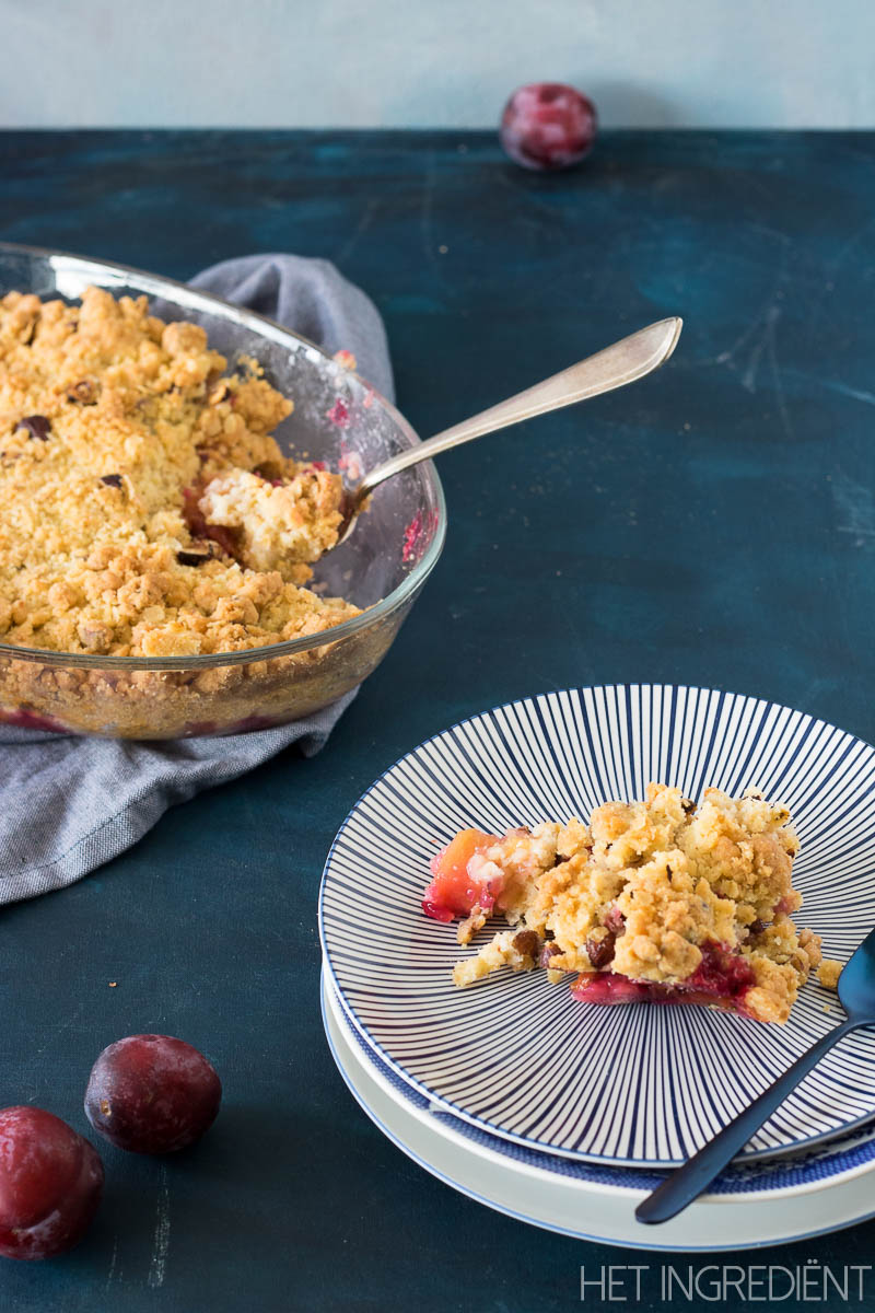 pruimen appel crumble met hazelnoten