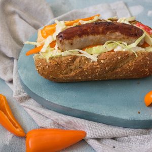 hotdogs met koolsla en braadworst