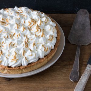 salted caramel meringue taart