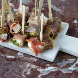 hamrolletjes met geitenkaas en pesto