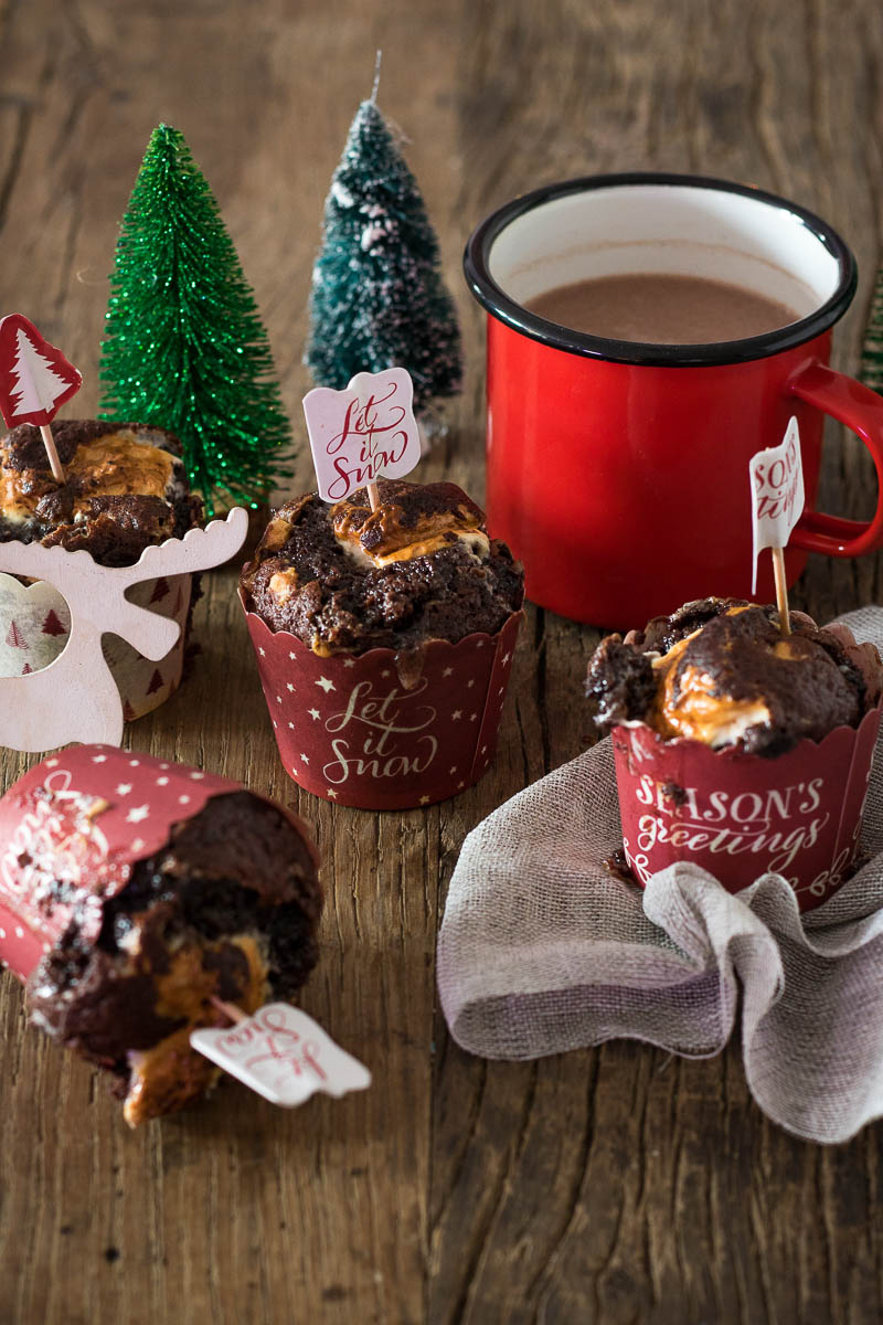 warme chocolademelk met marshmallow muffins