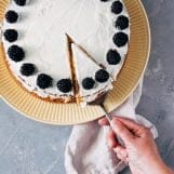 snelle taart met vijgenjam en bramen