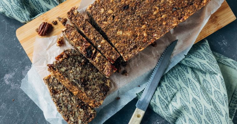 Glutenvrij pecannoten brood met pruimen en rozijnen