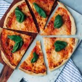 zelf pizza margherita maken