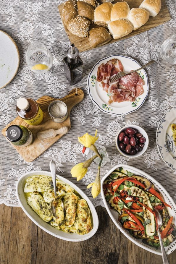 Gemarineerde Italiaanse groenten met gegrilde halloumi