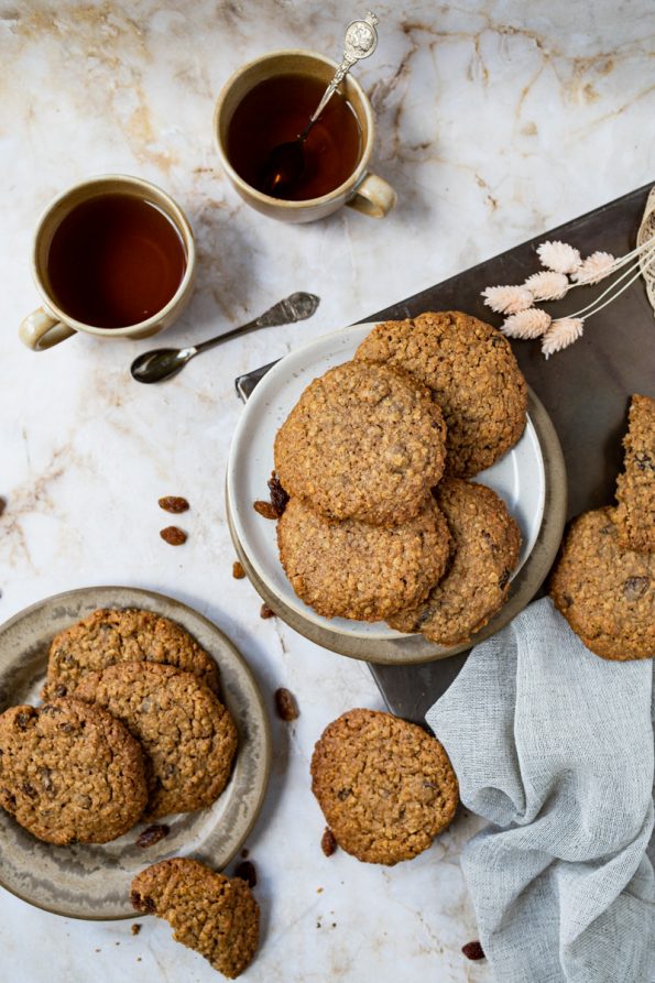 Volkoren havermout koeken met rozijnen