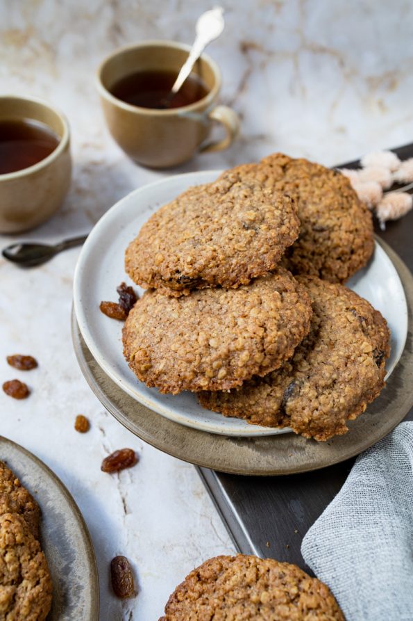 Volkoren havermout koeken met rozijnen