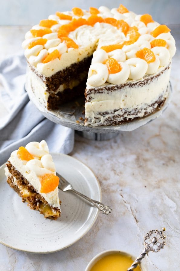 mandarijncake met kardemom en witte chocolade botercrème