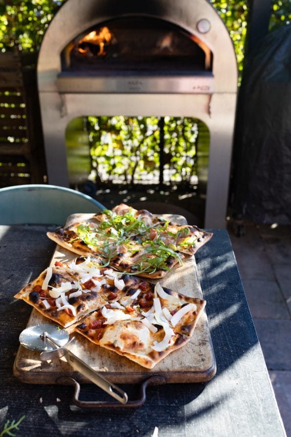 flammkuchen met ham, rucola en heks'nkaas
