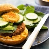 vegan quinoaburgers met adukibonen