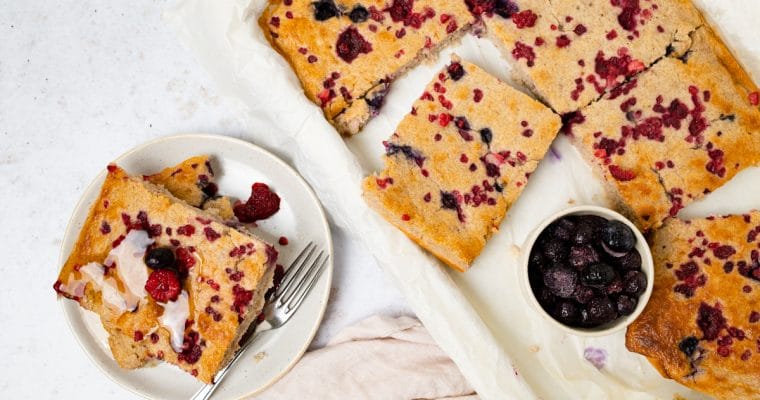 Bananen pancakes uit de oven met fruit